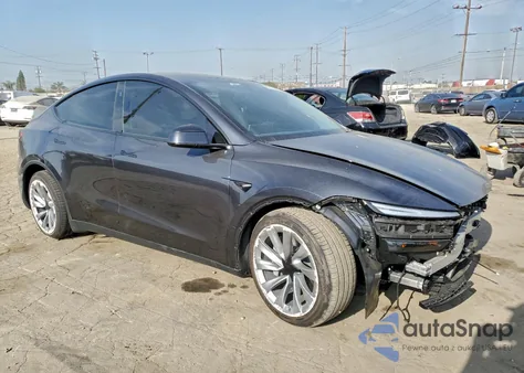 2026 Tesla Model Y из США, поврежденный, VIN 7SAYGDEE6TF325464